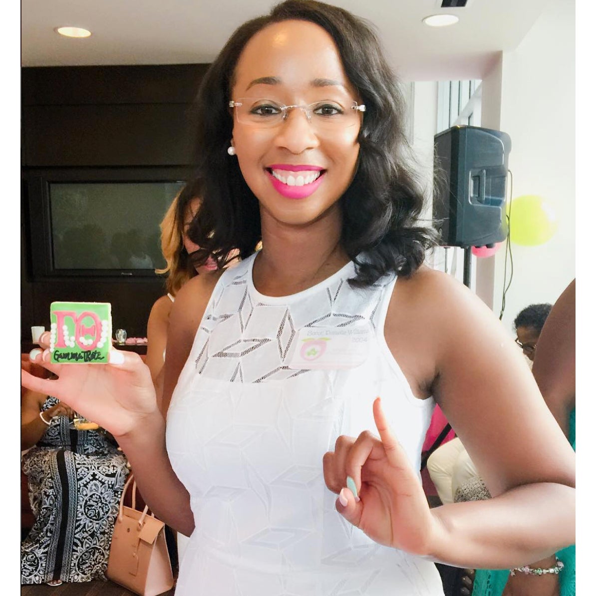 The Ladies of Alpha Kappa Alpha Sorority, Inc. Paint Atlanta Pink and Green